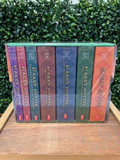 Harry Potter Complete Series Box Set Paperback 1-7 Scholastic