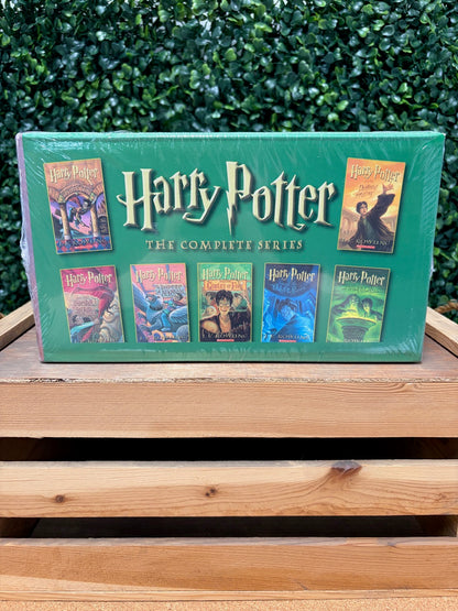 Harry Potter Complete Series Box Set Paperback 1-7 Scholastic